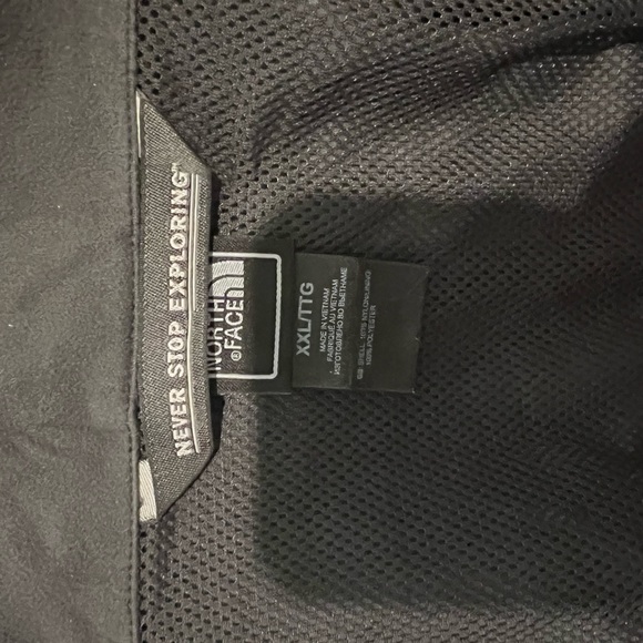 North face Men’s Windbreaker - Picture 7 of 7